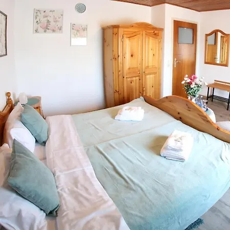 Zum Burgkeller 酒店