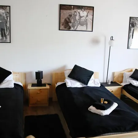 Zum Burgkeller Hotel *