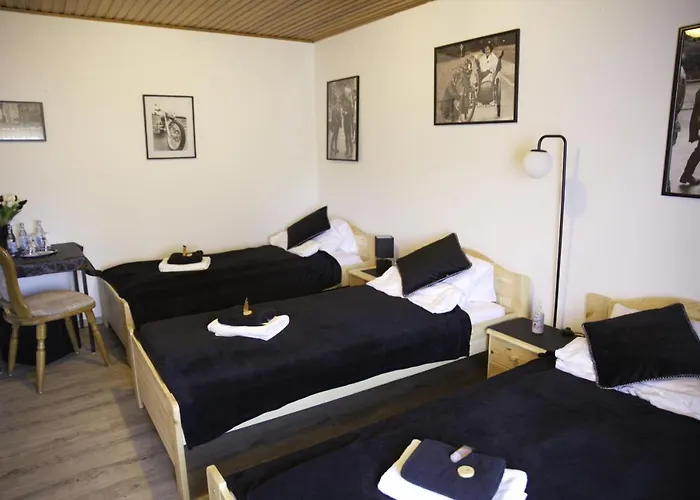 Zum Burgkeller Отель Bruchweiler