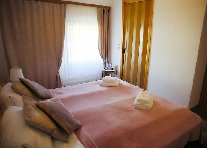 Отель Zum Burgkeller *